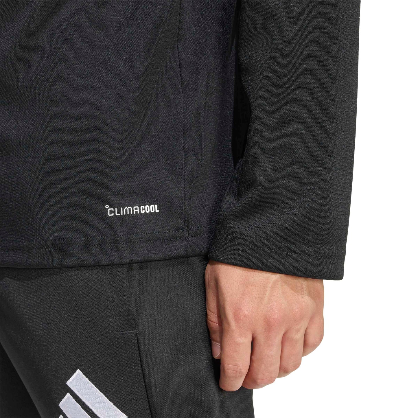 STROUD & DISTRICT AC ENTRADA26 1/4 ZIP TOP SNR