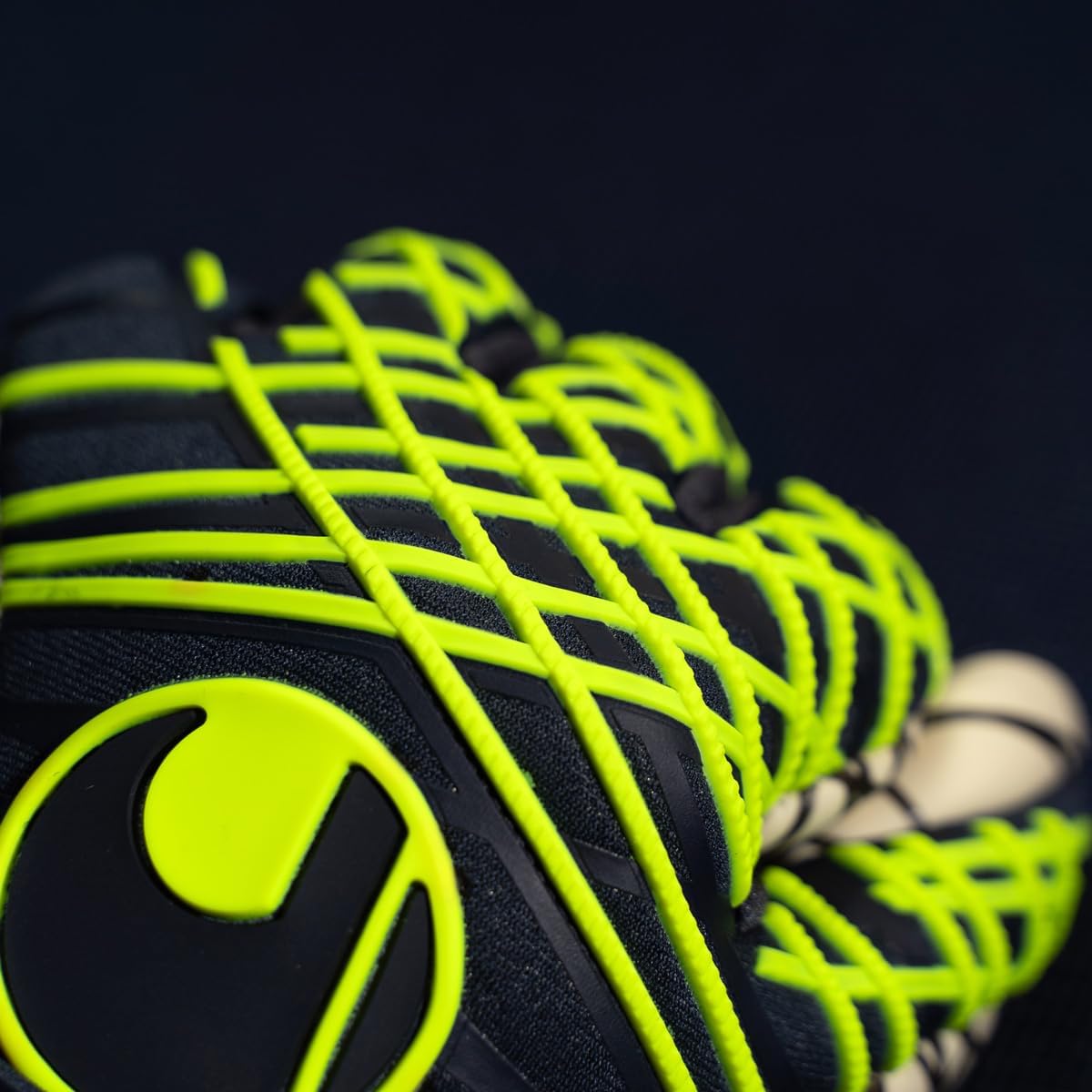 UHLSPORT PREDICTION ULTRAGRIP SKIN CUT GOALKEEPER GLOVES