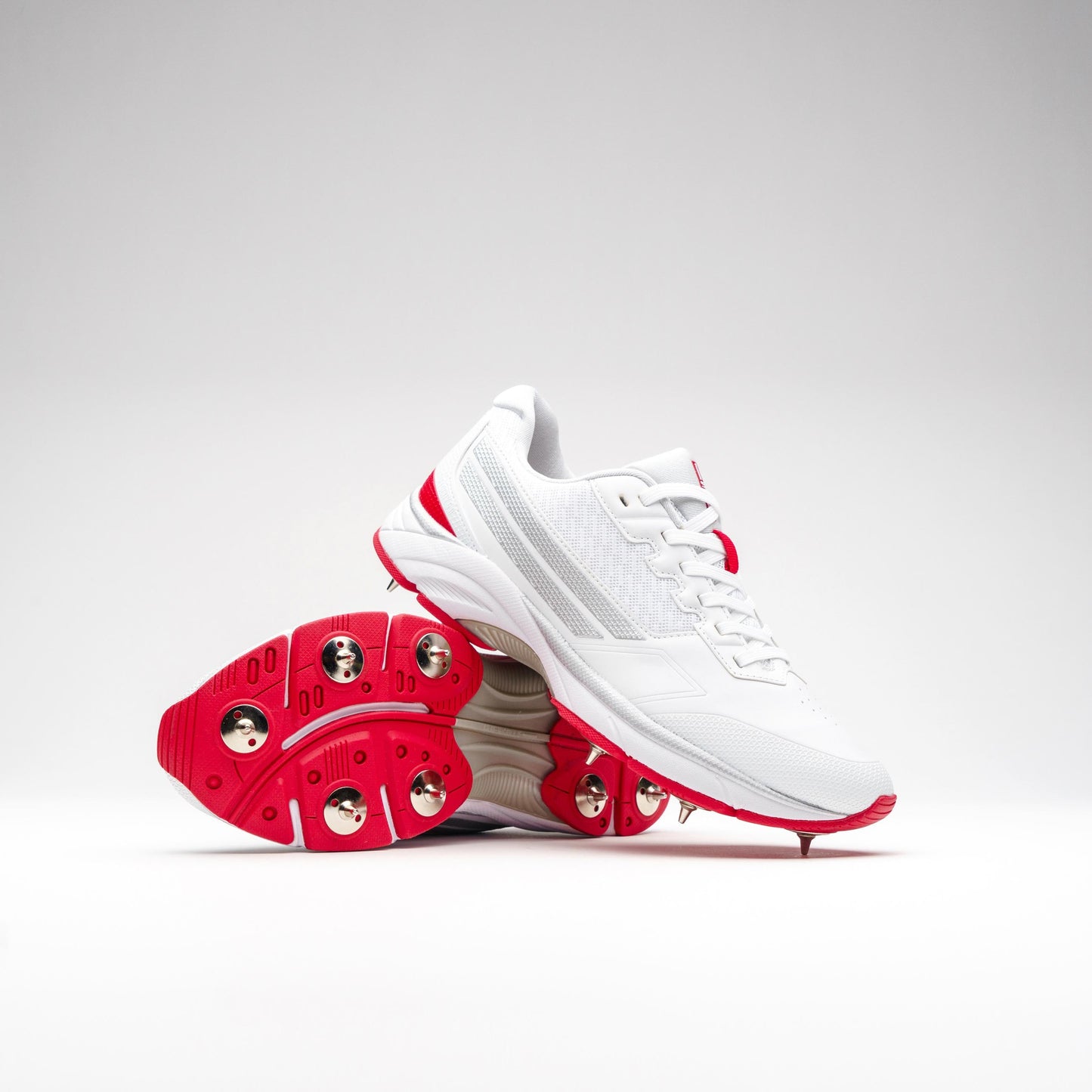 GRAY-NICOLLS JUNIOR VELOCITY 5.0 SPIKES