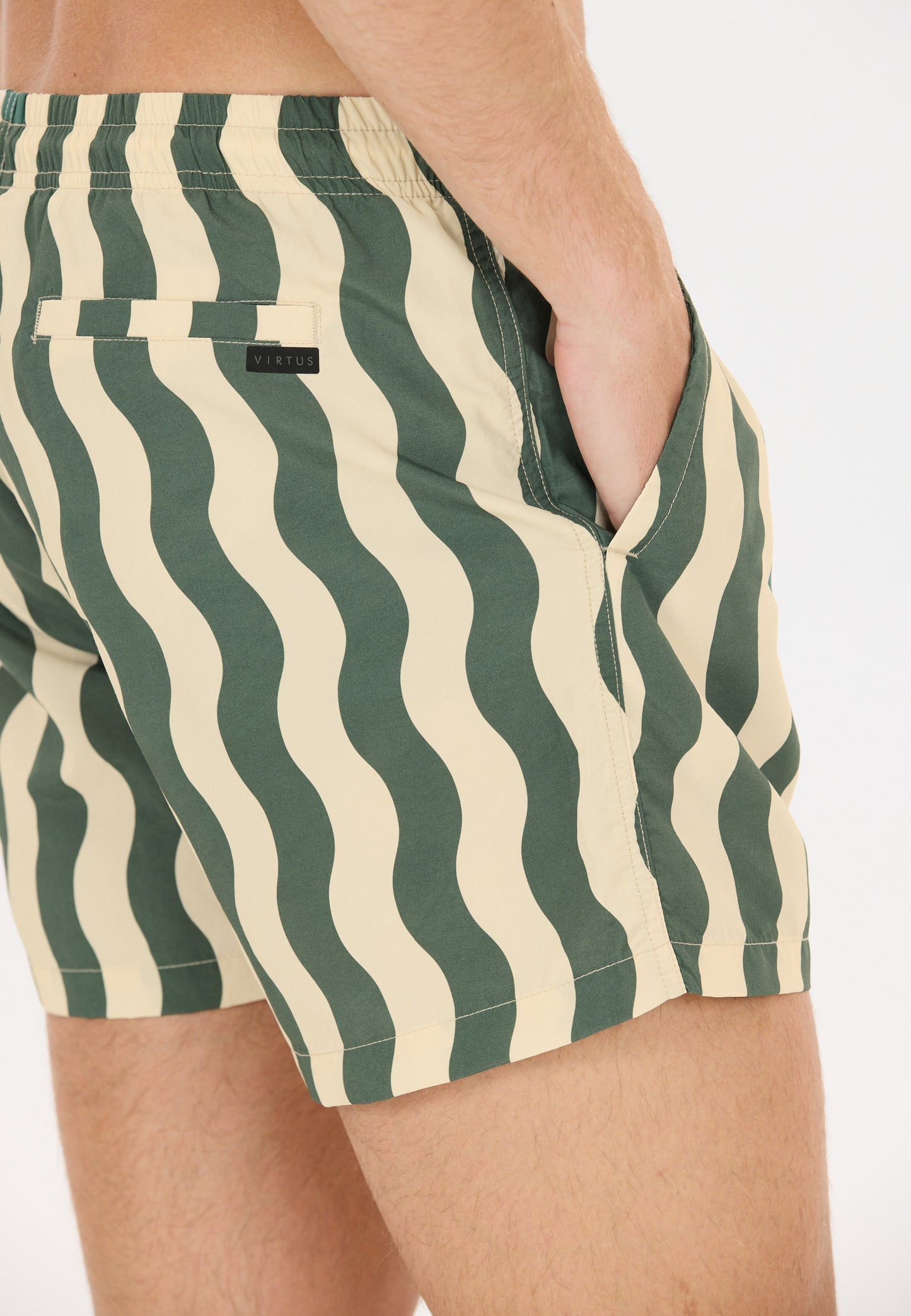 VIRTUS TANA GRAPHIC SWIM SHORTS